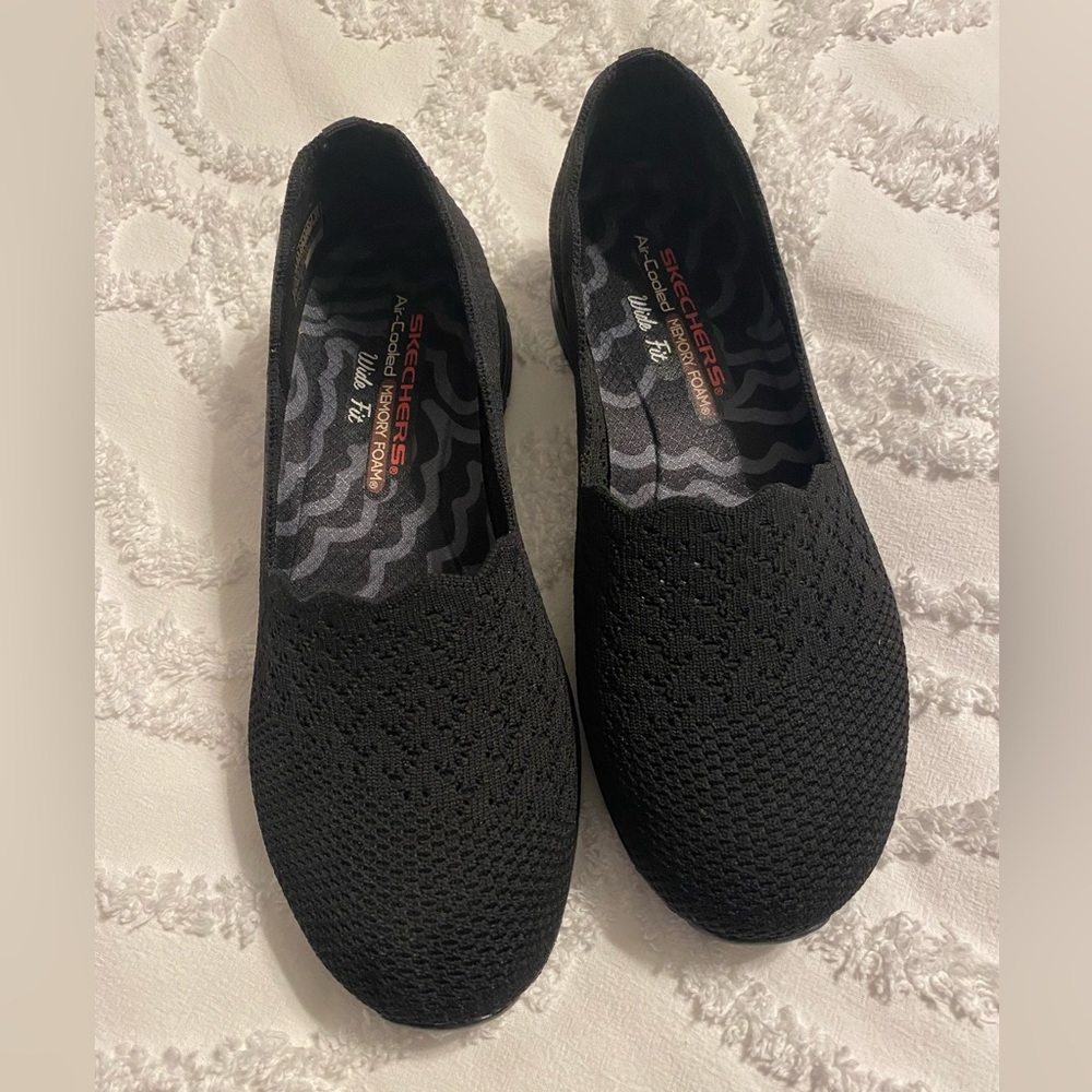 Sketchers ‘Seager’ light weight black slip on